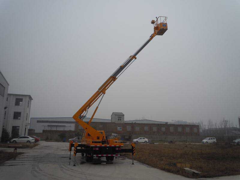 東風24米高空作業(yè)車