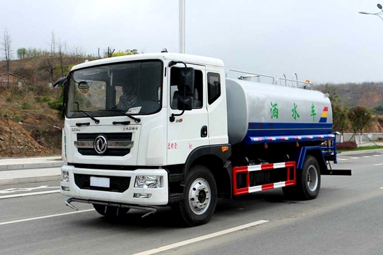 怎樣排除灑水車柴油機過早、過遲的噴油現(xiàn)象？